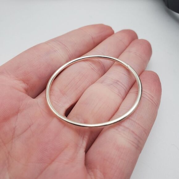 Silver tone eternity circle necklace pendant - Picture 2 of 2